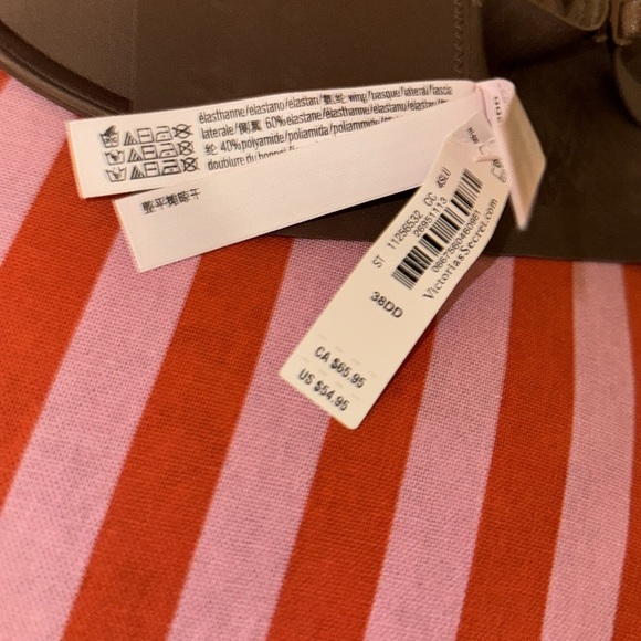 New
VICTORIA'S SECRET BARE
Illusions Smooth Uplift Strapless Bra - Picture 2 of 5